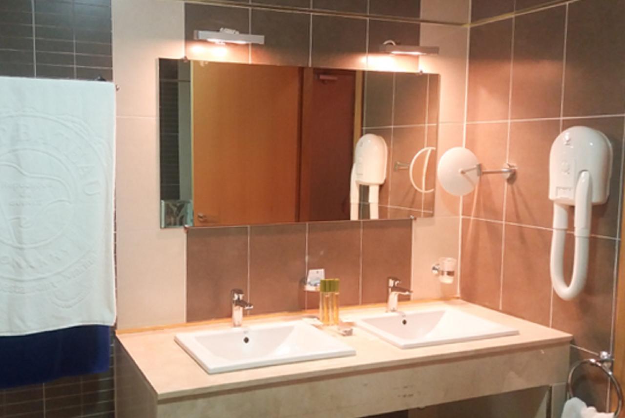 Hotel Le Petit Bateau 코나크리 외부 사진